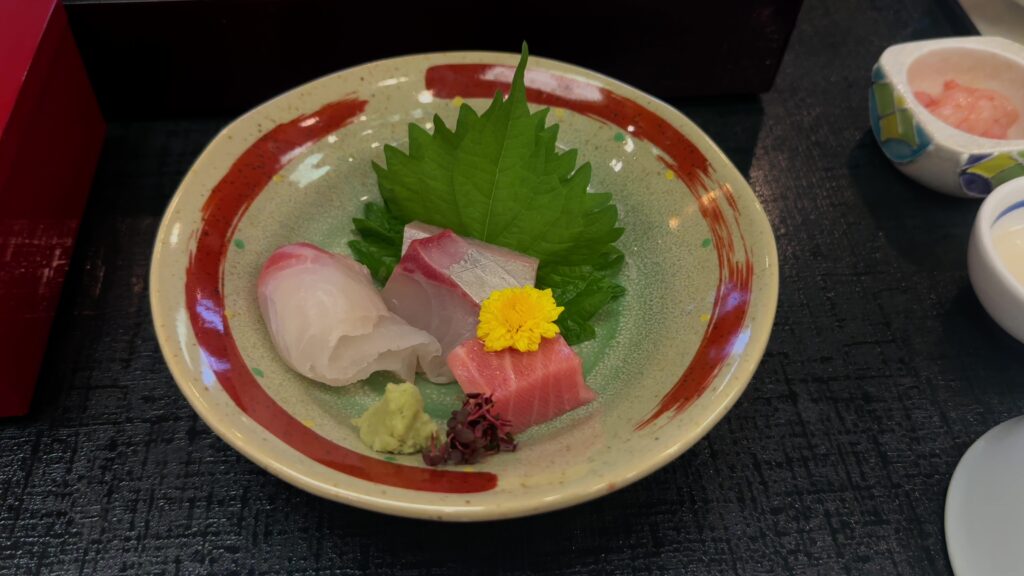 富山産の刺身