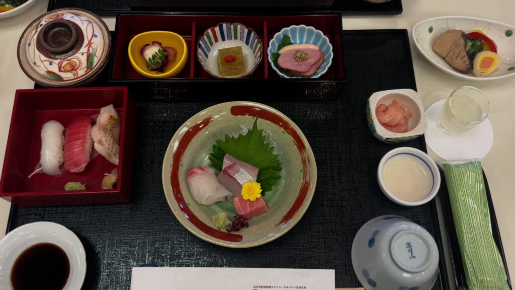 富山の幸をふんだんに使用した夕食