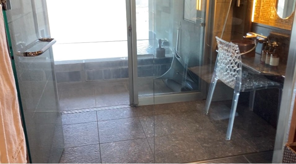 赤倉観光ホテル：温泉露天風呂付きテラスルームP4の洗い場