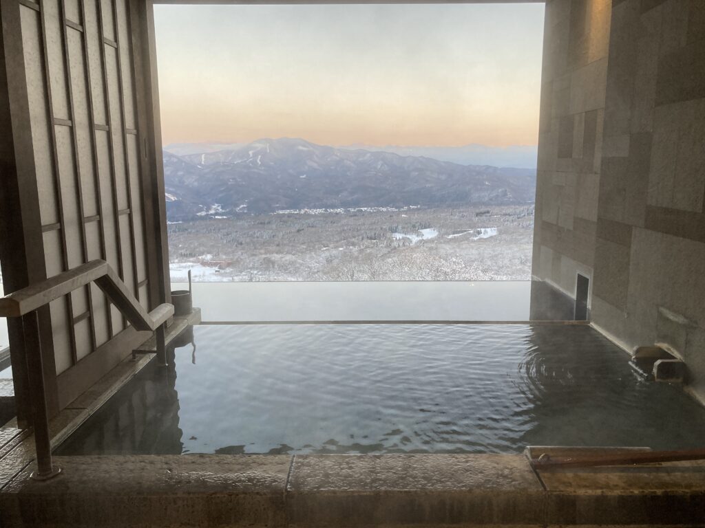 赤倉観光ホテル：温泉露天風呂付きテラスルームP4の露天風呂1