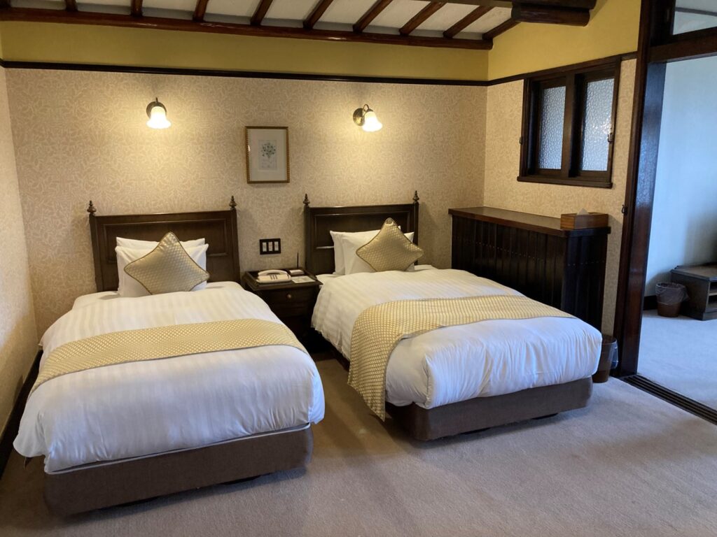 雲仙観光ホテルのプレミアムツインルーム（寝室）