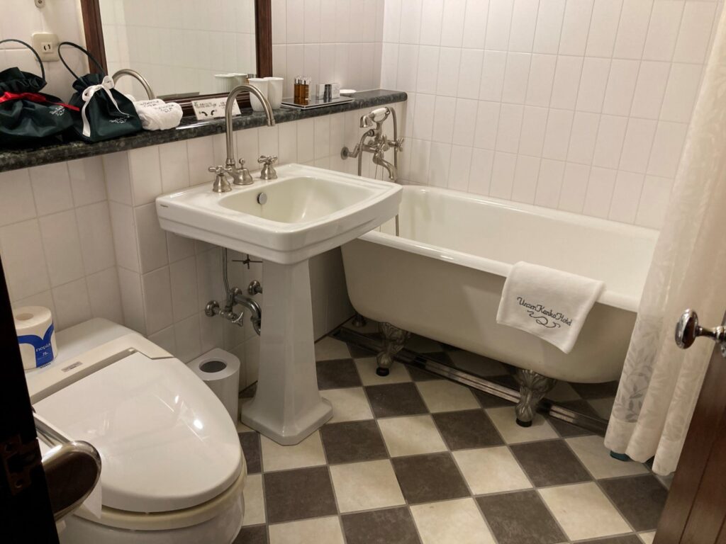 雲仙観光ホテルのプレミアムツインルーム（浴室） 