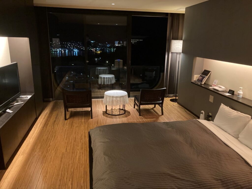 稲佐山観光ホテルのプレミアスィートルーム（寝室）