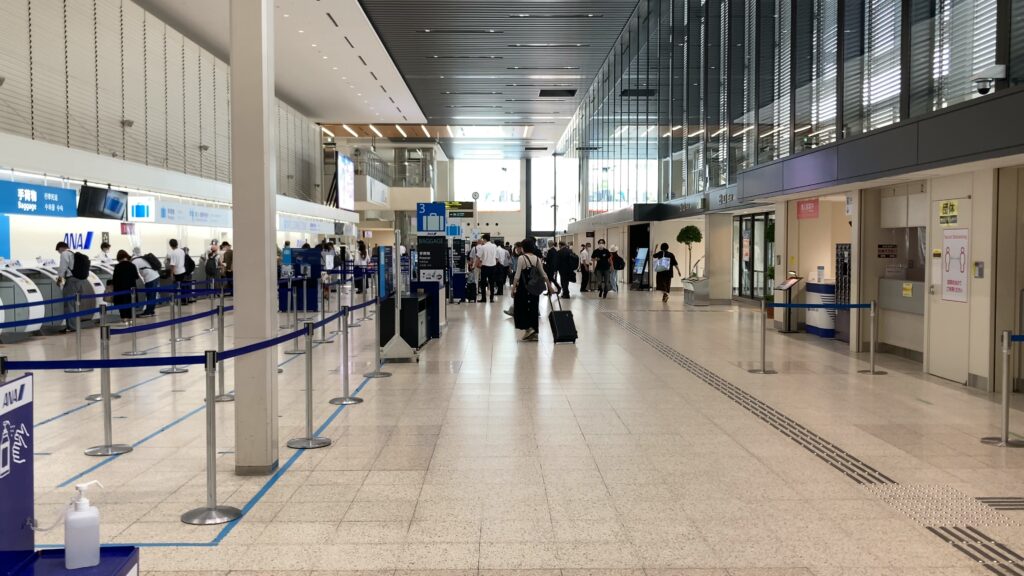 早朝の伊丹空港(混雑)