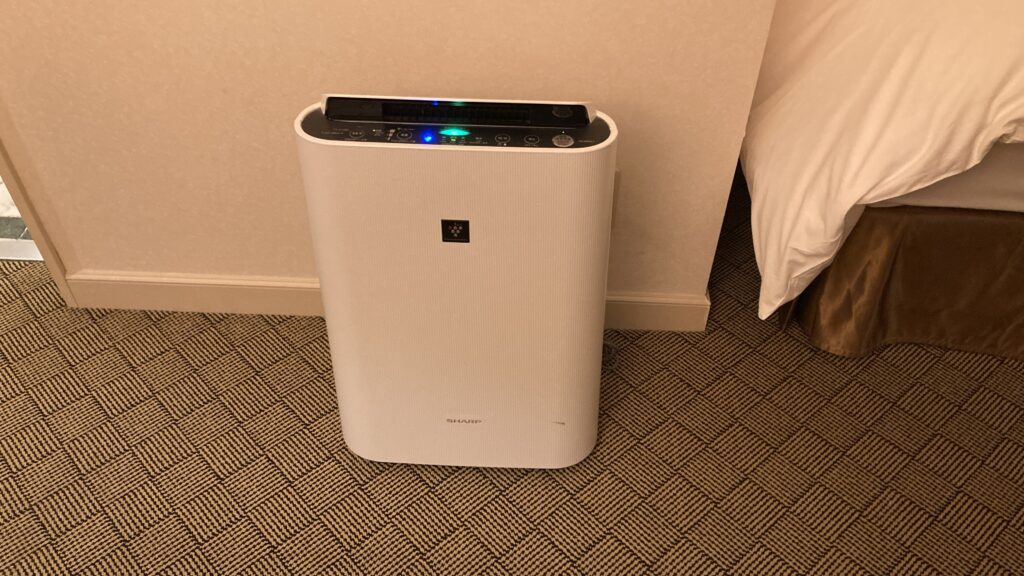 都ホテル岐阜長良川のプレミアムフロア・リバービューツインの空気清浄機はシャープ製