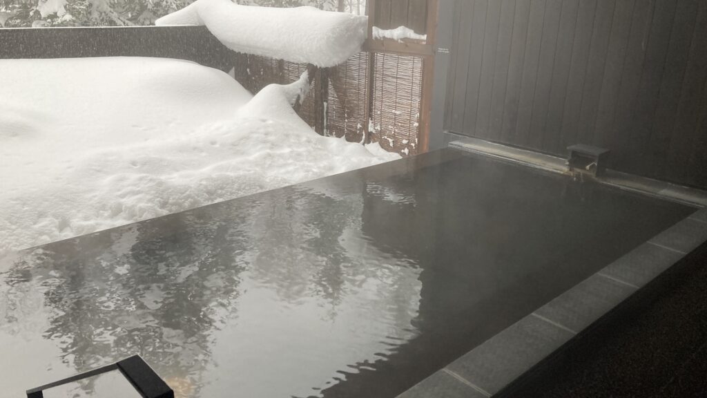 東山ニセコビレッジ・リッツ・カールトン・リザーブの大浴場の露天風呂