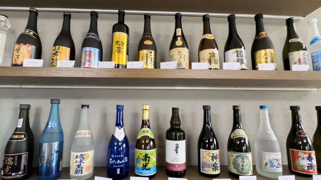 グランディスタイル沖縄読谷ホテル＆リゾートのインルームバーのお酒は全て無料で飲める