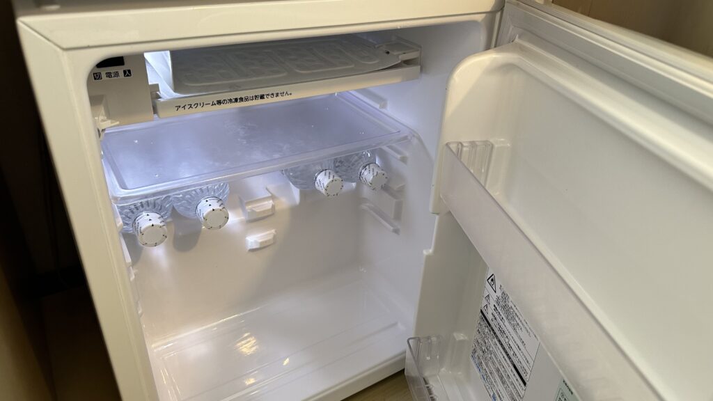 冷蔵庫内の水は有料（189円）@エクシブ淡路島のスタンダードグレードルーム