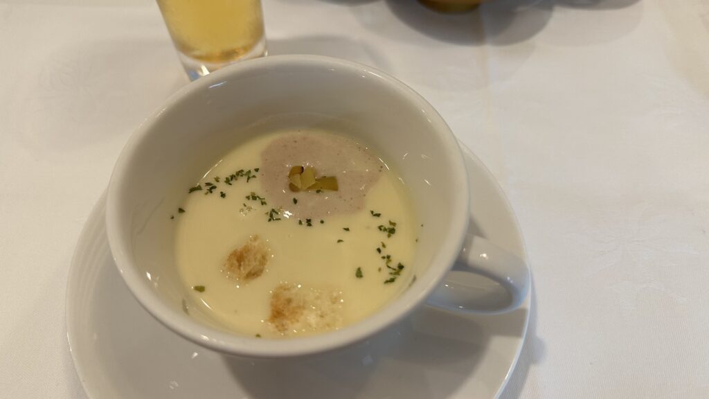 前菜のスープ(なると金時と栗のポタージュ)@エクシブ淡路島