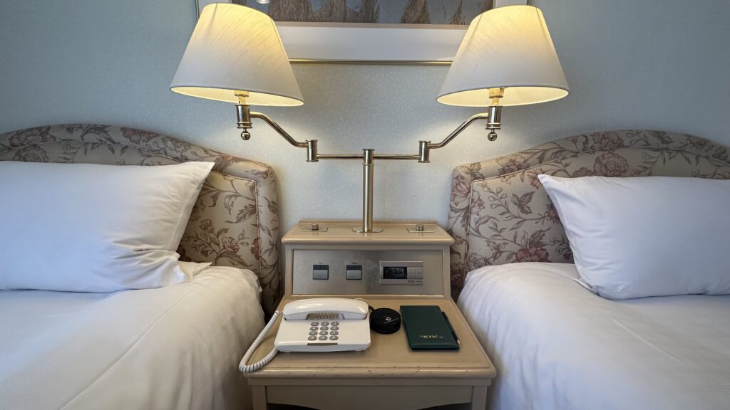 ベッドの照明制御装置は古い@エクシブ淡路島のスタンダードグレードルーム