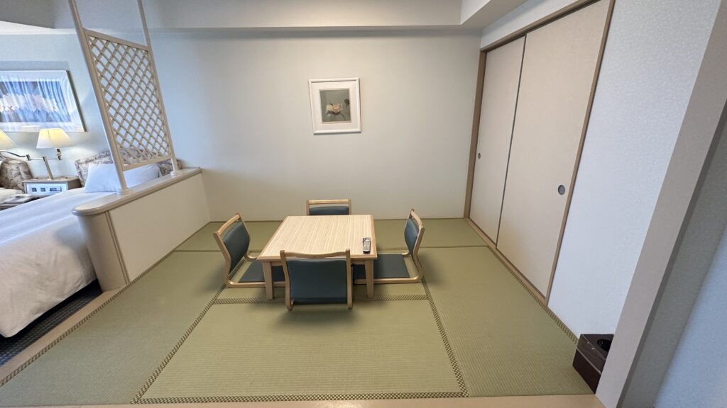和室は四畳半くらいの広さ@エクシブ淡路島のスタンダードグレードルーム