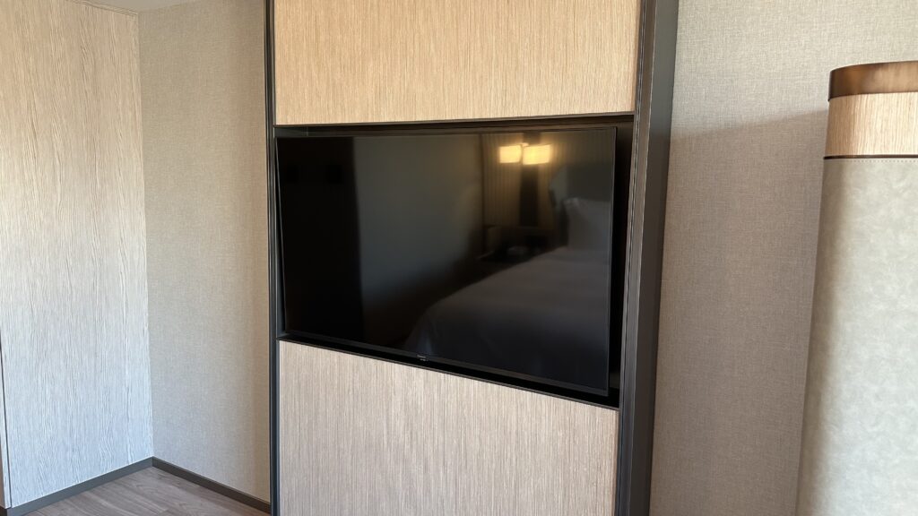 デュシタニ京都の客室のスマートテレビ