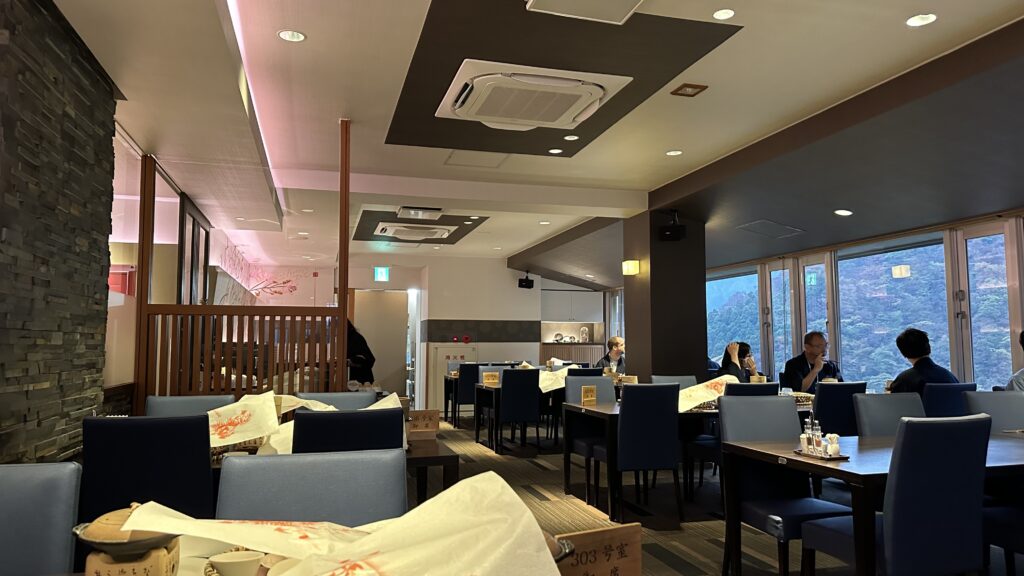 カフェダイニング「Hana」の様子＠和の宿ホテル祖谷温泉