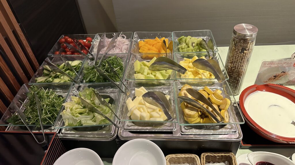 地物野菜とフルーツ＠和の宿ホテル祖谷温泉のカフェダイニング