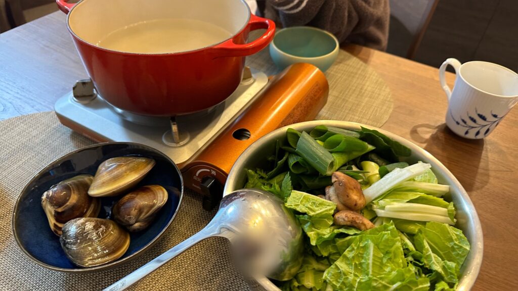 自宅で桑名産の天然地蛤と地野菜を使った蛤鍋