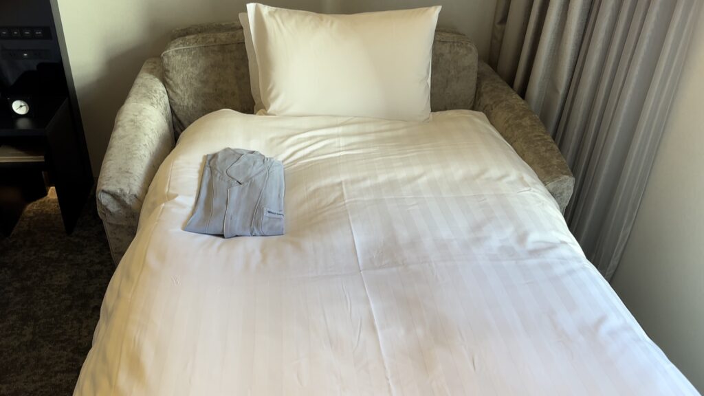 三井ガーデンホテル福岡中洲のモデレートツイン＋ソファベッドの寝室のソファベッド