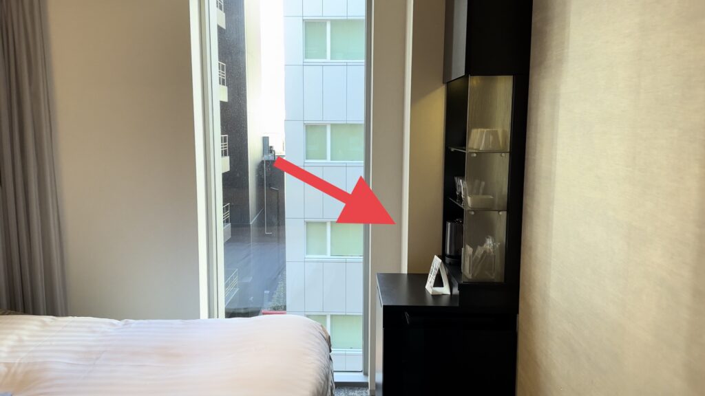 三井ガーデンホテル福岡中洲のモデレートツイン＋ソファベッドの寝室のミニバー