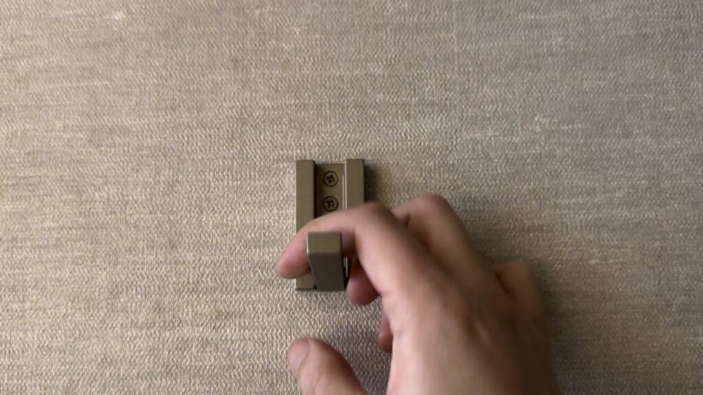 三井ガーデンホテル福岡中洲のモデレートツイン＋ソファベッドの寝室のハンガー掛けでした