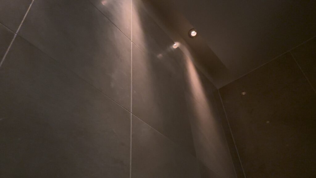 東京ステーションホテルの浴室は暗くすると寝られます