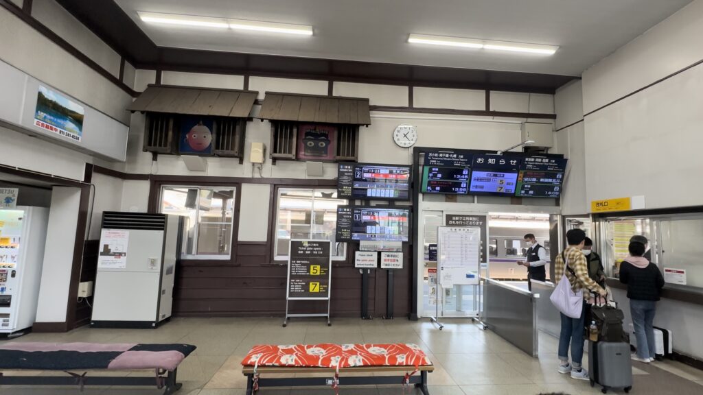 登別駅舎内の様子