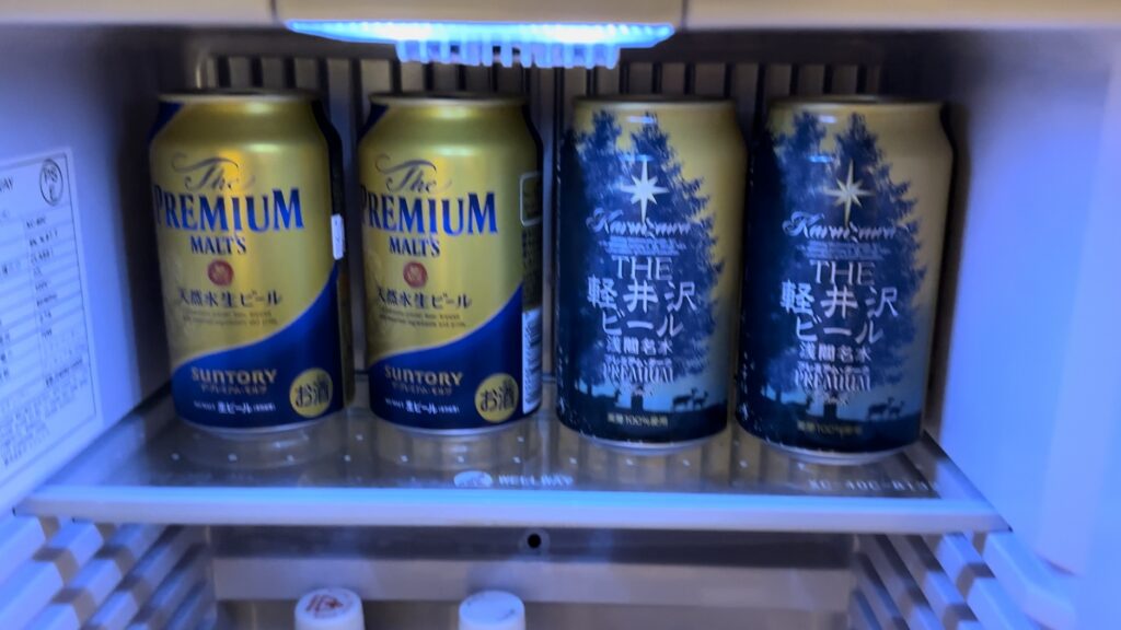 万平ホテルの客室の冷蔵庫内のビール（有料）