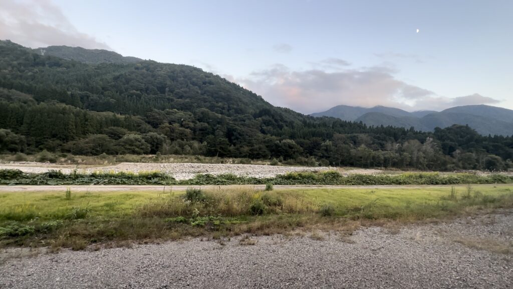 結の庄のコンフォートツイン(1階)の窓から見た景色