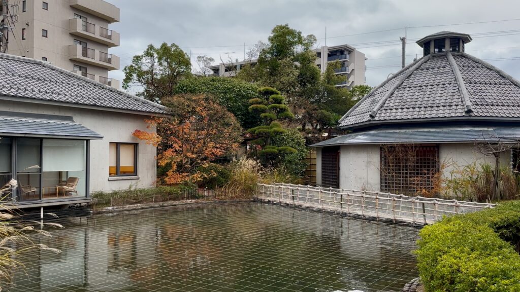 観水庭こぜにやの中庭