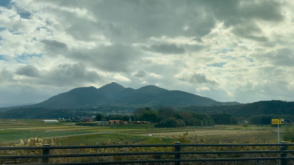 車窓から見た大山