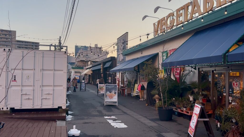 ピア万代は新潟の名産品が揃う複合施設