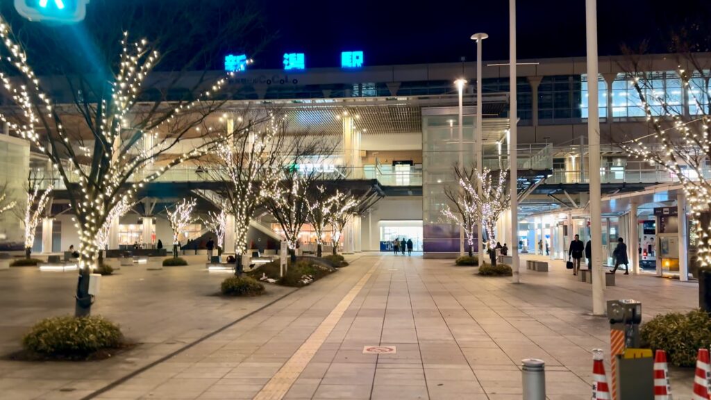 夜の新潟駅