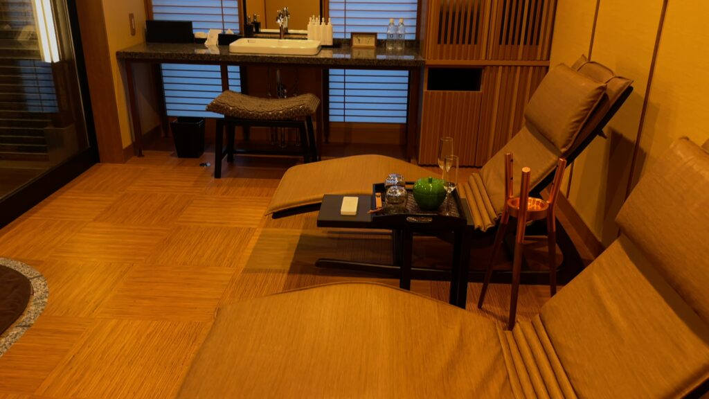 貸切風呂(翡翠)の脱衣所