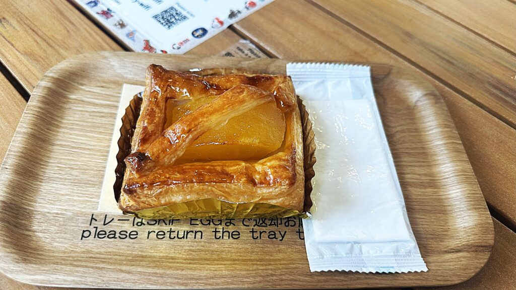 青森県産のりんごを使用したアップルパイ