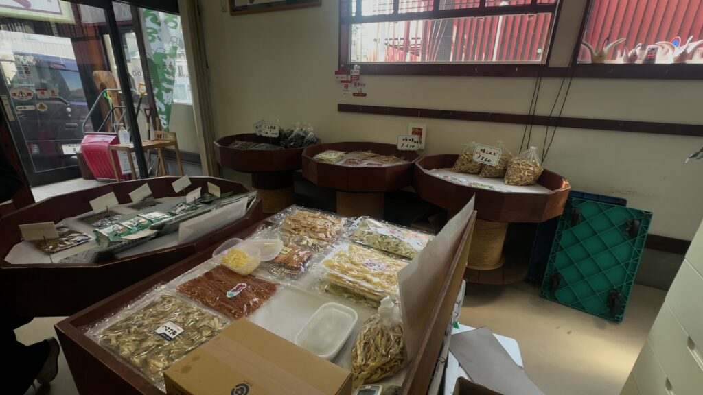 福井水産加工場の店内の様子