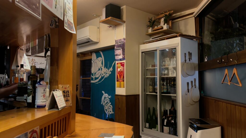 たちばなは小さな店内で人気のため予約必須
