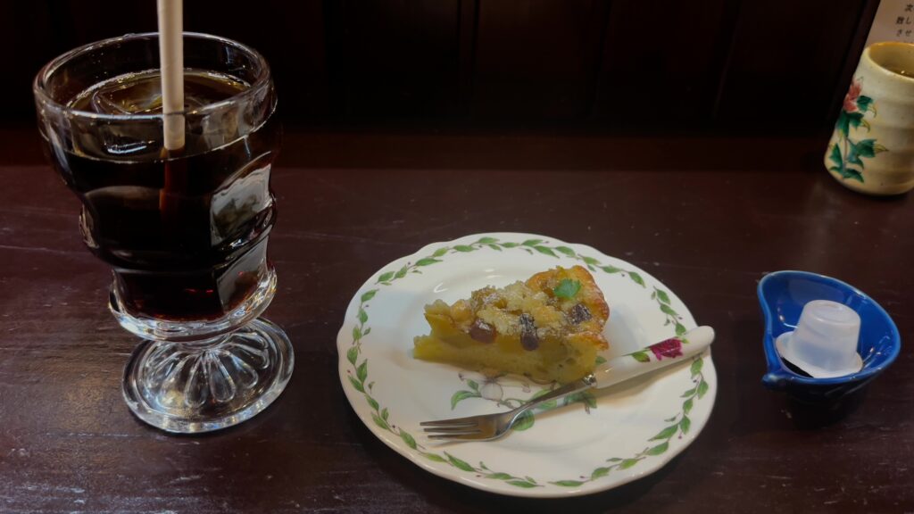 デザートはおいものクランブルケーキ