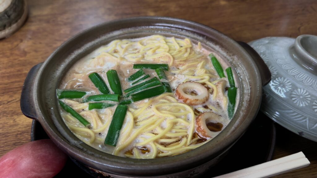 まゆみの店の鍋焼きラーメン