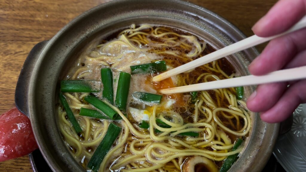 途中から卵を崩して頂く